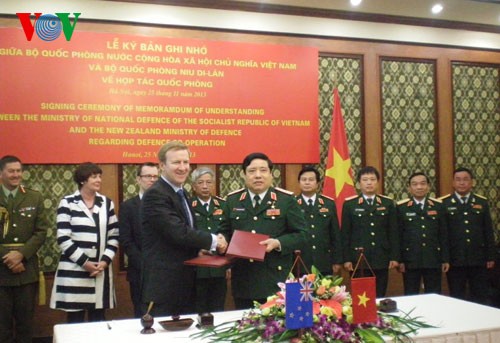 Vietnam, New Zealand strengthen defense ties  - ảnh 1